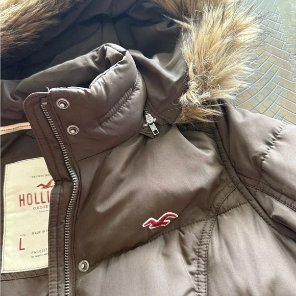 Vintage Hollister Y2K Chocolate Puffer Jacket with faux Fur Trim - Picture 3 of 3